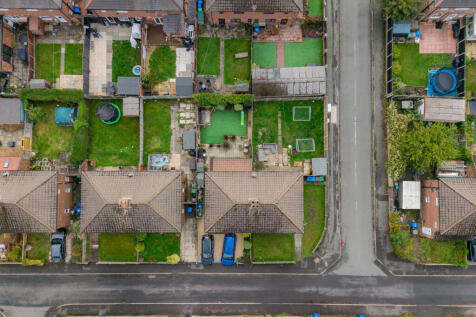 83 HENSHALL AVENUE-4.jpg