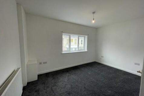 Bedroom 2 flat 2 (1).jpg