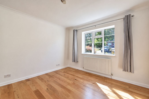 Monument Hill, Weybridge, KT13 photo 4