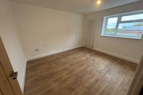 High Lane, Stoke-On-Trent, Staffordshire, ST6 photo 4