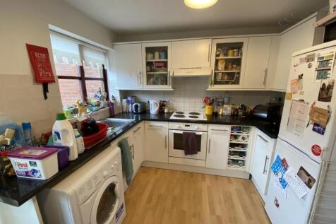 Greton Close, Longsight, £145pppw photo 4