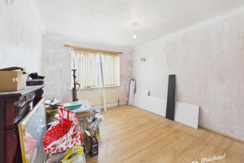 CAM03852G0-PR0663-STILL002