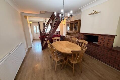 Oakwood Lane, Barnton, CW8 photo 3