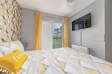 7 Millburn Gardens Dundee-11.JPG