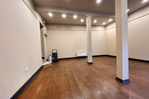 Retail Property (high street) to rent Image 5
