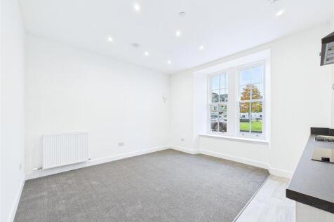 Sitting Room / Kitchen / Dining Area