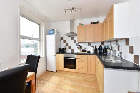 Kitchen/ Living Room