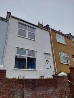 Charming two-storey terraced house with crisp w...
