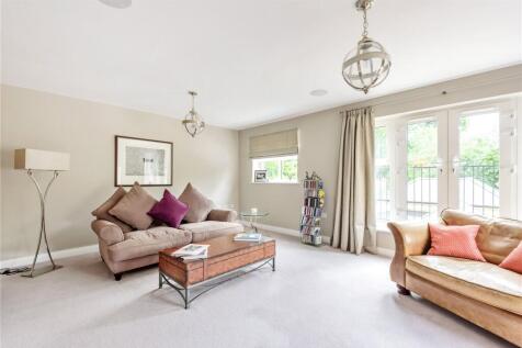 Queenswood Crescent, Englefield Green, Surrey, TW20 photo 4