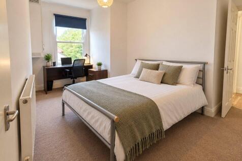 5-bed flat on St Michaels Hill, Kingsdown, Bristol, BS2, £4,250/mo