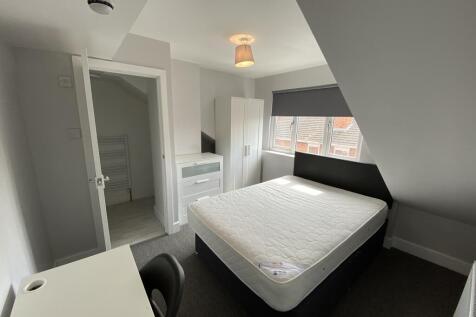 6 Bed House