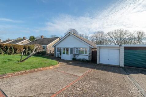 Newport, PO30 - property photo