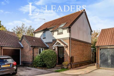 3-bed house on Kaye Don Way, Weybridge, Surrey, KT13, £2,100/mo