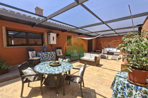 4 Bedroom Property For Sale-PAR18-2
