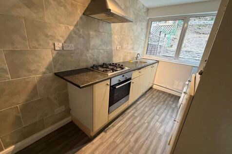 Trowbridge Gardens, Luton, LU2 photo 3