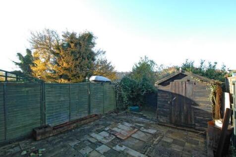 Bushey Close, High Wycombe, HP12 photo 4
