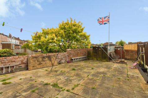 2 Walnut Avenue, Wigan WN1 3XE