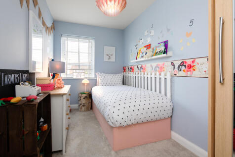 Single bedroom in the Maidstone 3 bedroom home