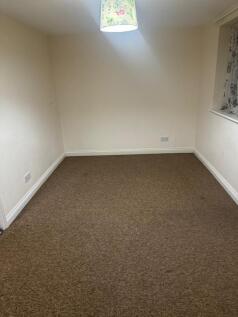 Acorn Drive, Thatcham, Berkshire, RG18 photo 3