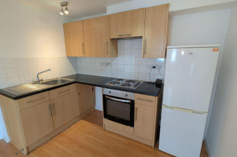 Roskear, Camborne. TR14 8NT photo 5