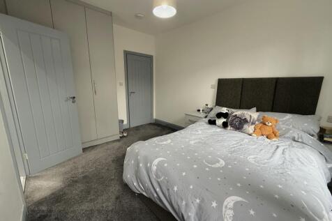 5-bed house on Culver Road, Reading, RG6, £4,125/mo