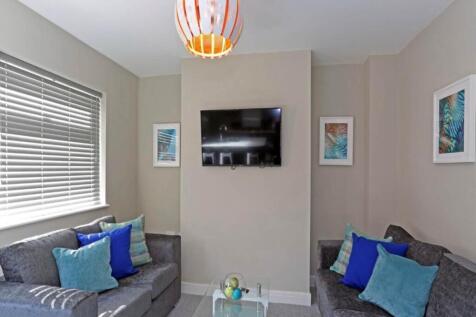 Rosemont Walk (Room 4), Bramley, Leeds photo 5