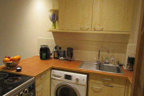 Eastbrook Close, Woking, Surrey photo 5