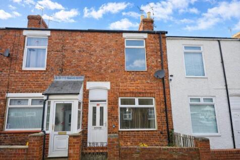 3 bed terraced house to rent East Parade, Bishop 