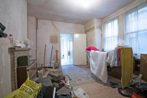 38 Gilbey Road SW17 reception 01.jpg