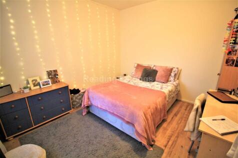 De Beauvoir Road, Reading photo 3