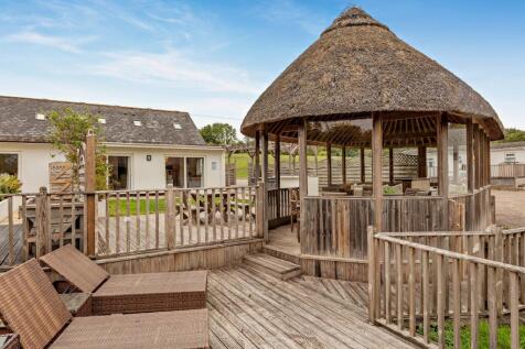 Thatched Leisure Bdg