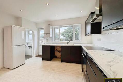 Labworth Road, Canvey Island, Essex photo 4