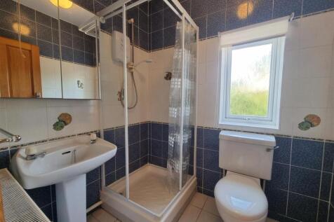 Shower - 57 Treswals.jpg