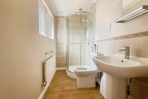 Beechcroft Close, South Hykeham, Lincoln photo 4