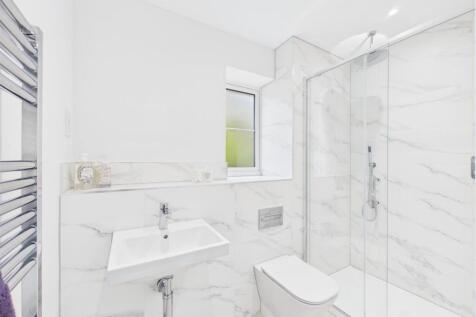 Primary En-Suite