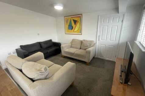 4 Bed House // Lincoln Bishop // Aug 2026 photo 4