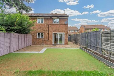 8 Crofters Close, Isleworth TW7 7PH-LOW RES-1.jpg