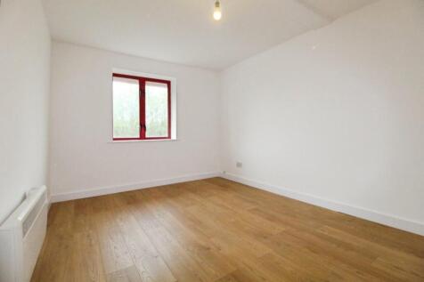 Eleanor Way, Waltham Cross photo 4