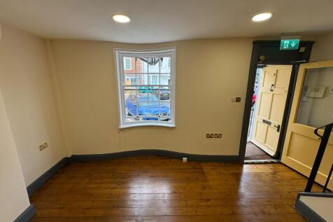 Retail Property (high street) to rent Image 3