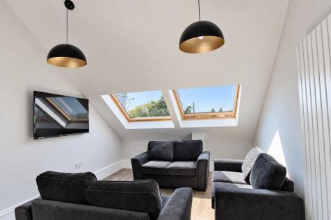 4 Bedroom Flat in NE2 4DN