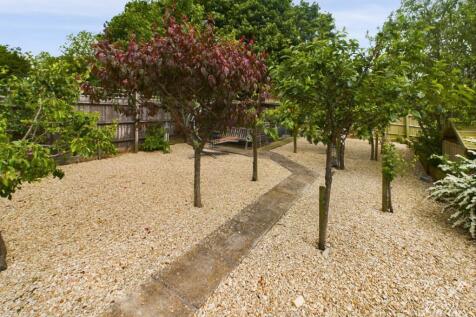 CAM02127G0-PR0167-STILL024