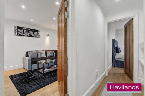 Berkeley Gardens N21 2BD-6.jpg