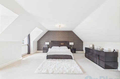 CAM04024G0-PR0030-STILL015