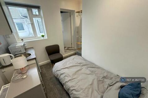 Bedroom With Ensuite And Kitchenette