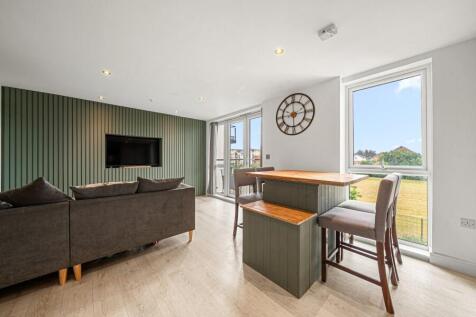 Addlestone, Surrey, KT15 photo 4