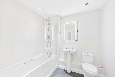 Persimmon Gardens, Cheltenham, GL51 photo 4