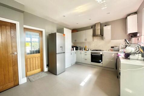Cornwall Road, Keighley, BD21 photo 3