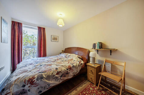 1377057-4-690e12a...