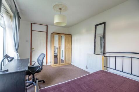 17899408 Bedroom2.jpg