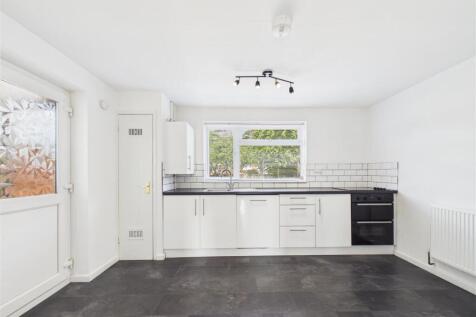Walnut Way, Ickleford, Hitchin photo 3
